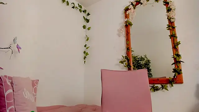 BonnieCute  online show from April 8, 7:48 pm