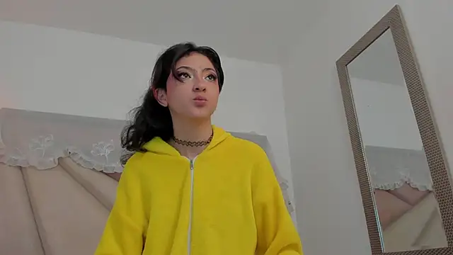 BonnieCute  online show from June 4, 12:15 am