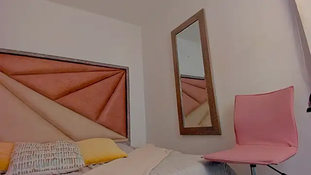 BonnieCute  online show from February 28, 11:48 pm