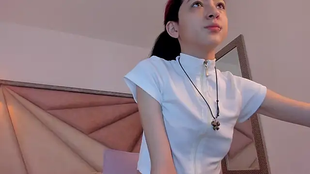 Snapshot of BonnieCute_ chatting on November 17, 10:36 pm BonnieCute online show from November 17, 10:36 pm