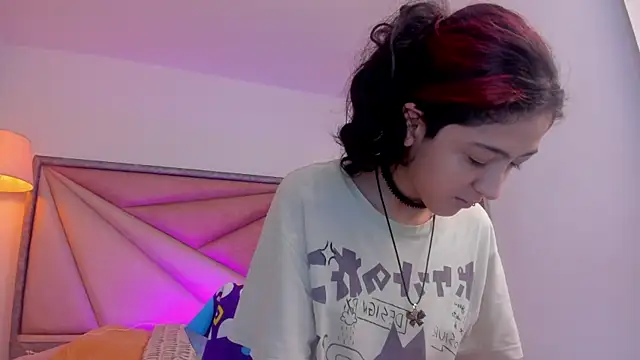 Snapshot of BonnieCute_ chatting on November 12, 11:41 pm BonnieCute online show from November 12, 11:41 pm