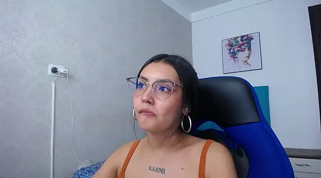 Snapshot of antonella_sweetlittle chatting on March 4, 6:39 pm antonella sweetlittle online show from March 4, 6:39 pm