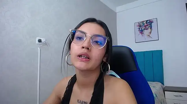 Snapshot of antonella_sweetlittle chatting on February 26, 6:37 pm antonella sweetlittle online show from February 26, 6:37 pm