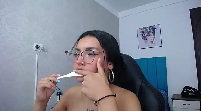 Snapshot of antonella_sweetlittle chatting on March 14, 6:29 pm antonella sweetlittle online show from March 14, 6:29 pm