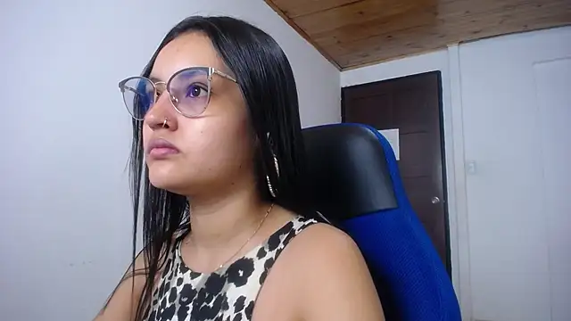 Snapshot of antonella_sweetlittle chatting on September 27, 12:22 pm antonella sweetlittle online show from September 27, 12:22 pm