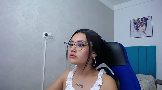Snapshot of antonella_sweetlittle chatting on February 27, 6:31 pm antonella sweetlittle online show from February 27, 6:31 pm