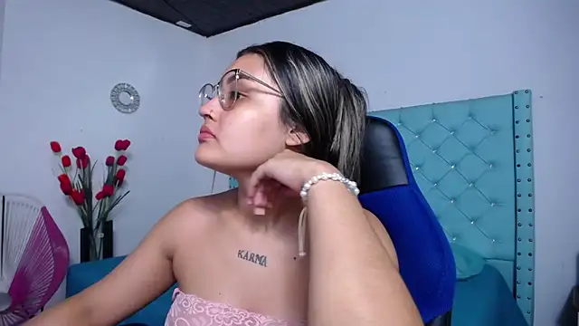 antonella sweetlittle online show from April 2, 11:06 am