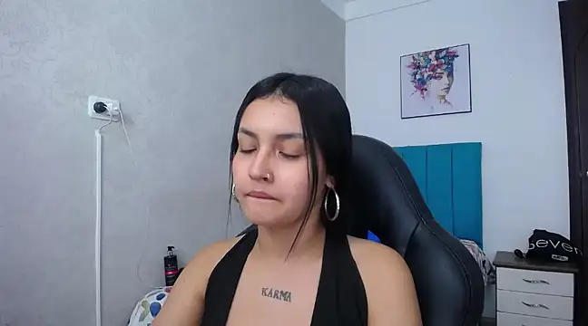 Snapshot of antonella_sweetlittle chatting on March 18, 6:39 pm antonella sweetlittle online show from March 18, 6:39 pm