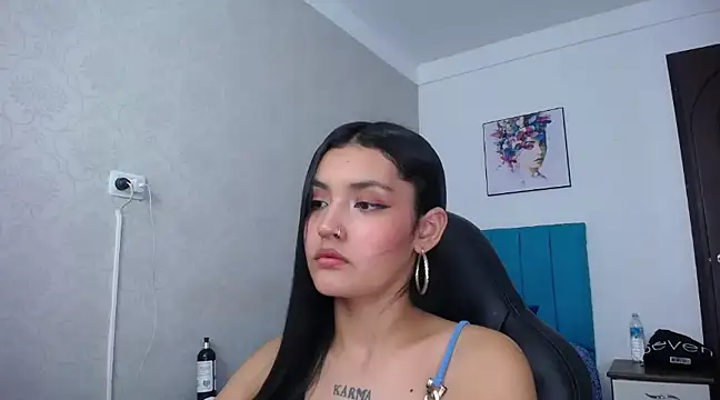 Snapshot of antonella_sweetlittle chatting on March 15, 6:32 pm antonella sweetlittle online show from March 15, 6:32 pm