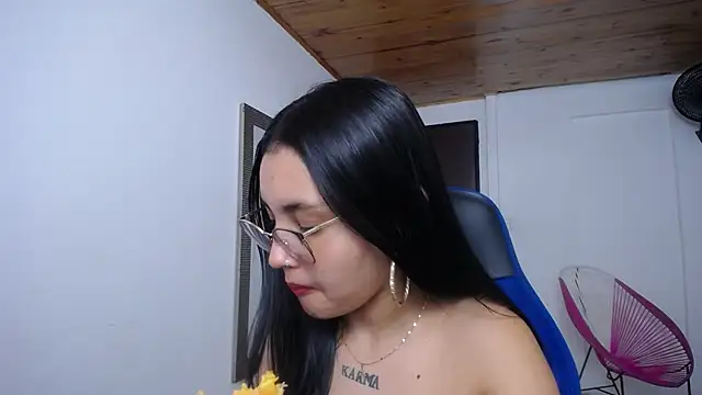 Snapshot of antonella_sweetlittle chatting on September 23, 12:34 pm antonella sweetlittle online show from September 23, 12:34 pm