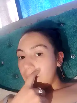 Snapshot of lika_joshua chatting on December 10, 7:32 pm lika joshua online show from December 10, 7:32 pm