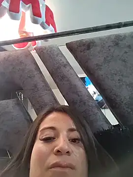 Alona Evans online show from February 4, 9:10 pm