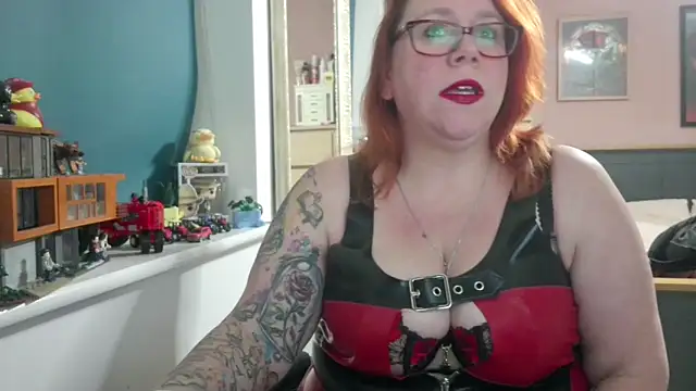 Snapshot of NikiDeeOfficial chatting on February 11, 9:47 pm NikiDeeOfficial online show from February 11, 9:47 pm