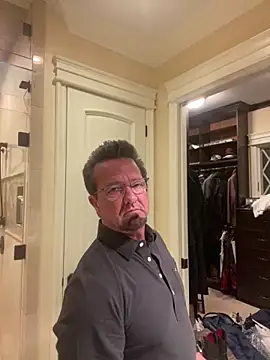 sluttydylan online show from February 16, 2:32 am