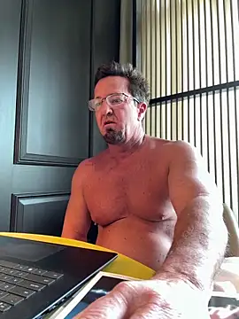 sluttydylan online show from January 6, 7:29 pm