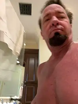 sluttydylan online show from December 19, 5:26 pm