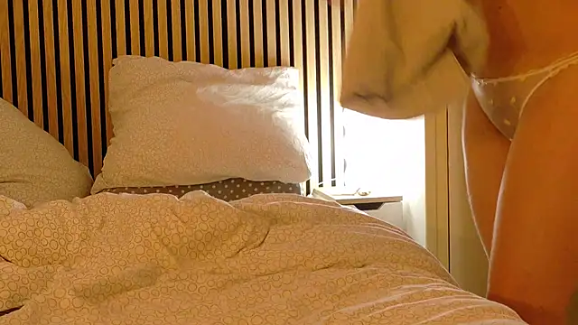  xchloe88 online show from April 12, 6:55 pm