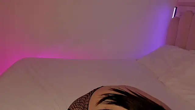 Snapshot of Cataleyasweet_19 chatting on October 17, 8:43 pm Cataleyasweet 19 online show from October 17, 8:43 pm