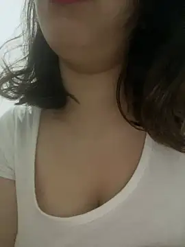 Snapshot of farah-36 chatting on February 21, 3:34 am farah-36 online show from February 21, 3:34 am