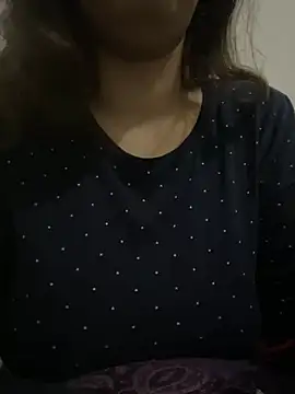 Snapshot of farah-36 chatting on January 13, 3:45 am farah-36 online show from January 13, 3:45 am