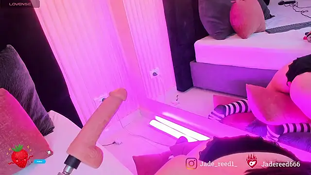 jade reeed online show from February 16, 6:45 am