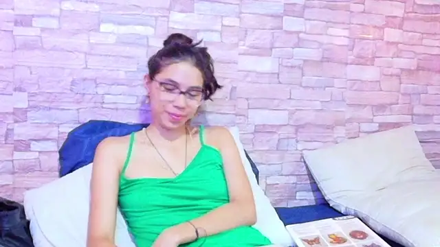 nextdoor fantasy1 online show from May 28, 3:29 pm