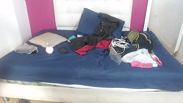 Snapshot of nextdoor_fantasy1 chatting on December 4, 3:27 am nextdoor fantasy1 online show from December 4, 3:27 am