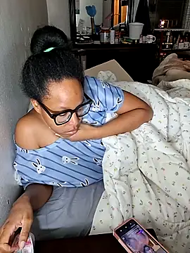 madamsensuale online show from February 5, 5:25 am