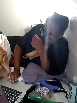 madamsensuale online show from November 26, 12:43 am