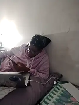 madamsensuale online show from December 17, 3:44 am