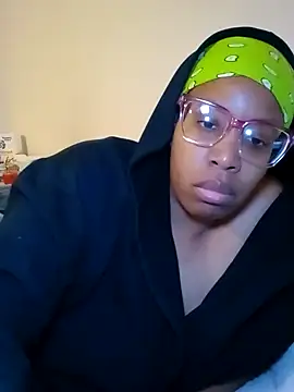 Snapshot of madamsensuale chatting on January 2, 9:50 pm madamsensuale online show from January 2, 9:50 pm