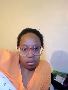 Snapshot of madamsensuale chatting on March 2, 1:26 am madamsensuale online show from March 2, 1:26 am