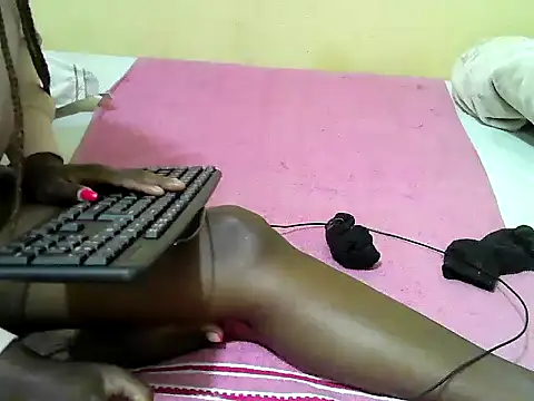 Snapshot of Quincy_joyy chatting on October 10, 1:39 am Quincy joyy online show from October 10, 1:39 am