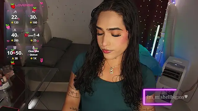 Snapshot of im_mishellbigass chatting on July 4, 9:41 pm im mishellbigass online show from July 4, 9:41 pm