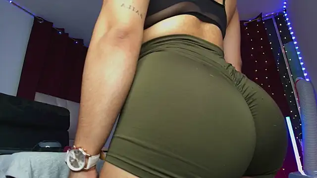 im mishellbigass online show from February 7, 10:34 am