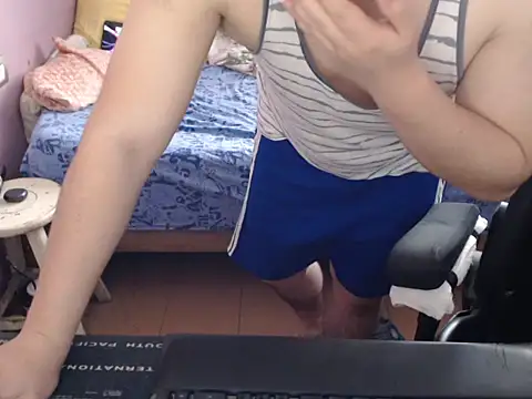 Snapshot of thealfawolf01 chatting on July 20, 4:09 pm thealfawolf01 online show from July 20, 4:09 pm