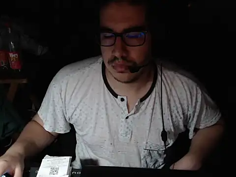 Snapshot of thealfawolf01 chatting on May 28, 3:47 am thealfawolf01 online show from May 28, 3:47 am