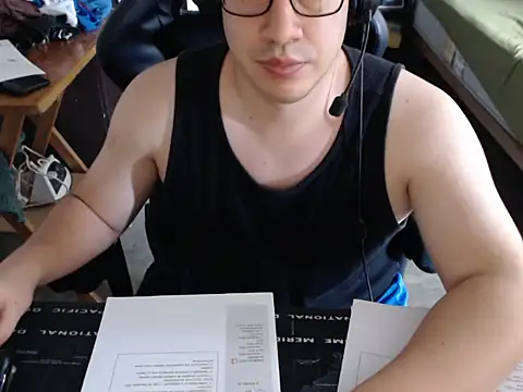 thealfawolf01 online show from March 31, 6:32 pm