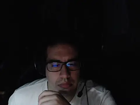 Snapshot of thealfawolf01 chatting on May 19, 3:46 am thealfawolf01 online show from May 19, 3:46 am