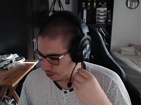 thealfawolf01 online show from March 24, 10:21 pm