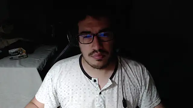 thealfawolf01 online show from October 14, 5:41 am