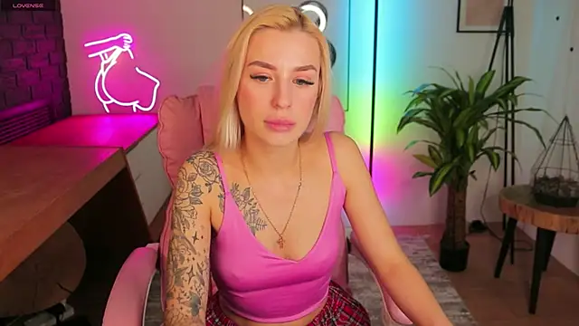 Crystal Barbie online show from March 18, 4:40 am