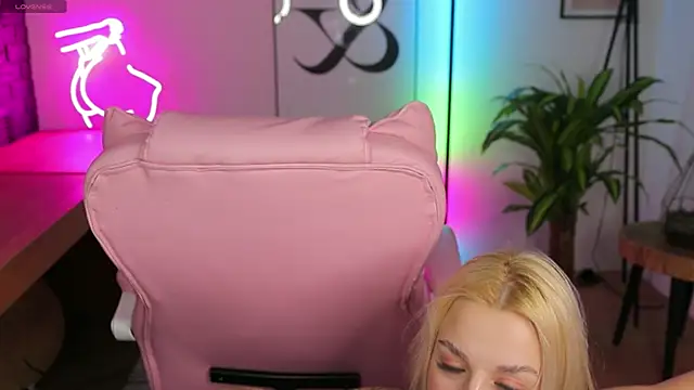 Crystal Barbie online show from March 5, 1:52 am