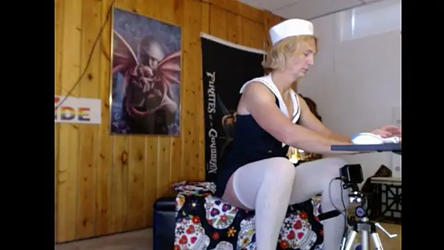 JamieBottoms online show from October 31, 1:08 pm