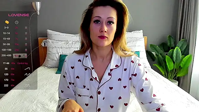 PannaDakota online show from March 18, 6:06 am