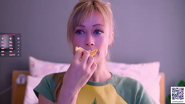 Snapshot of PannaDakota chatting on February 26, 9:42 am PannaDakota online show from February 26, 9:42 am