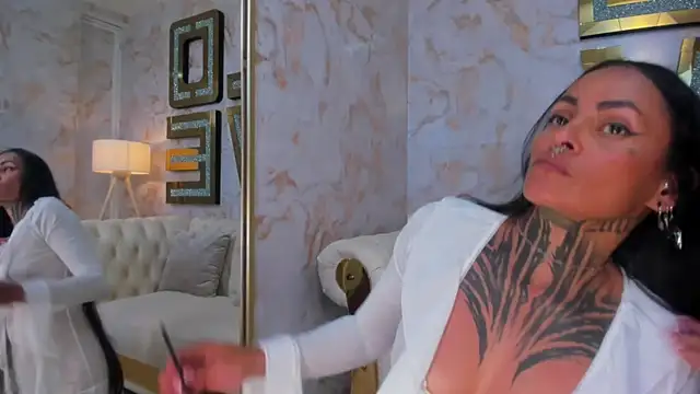 hanna slut  online show from October 23, 12:15 pm