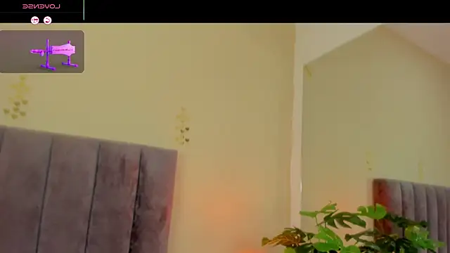 Megan Thompsonn online show from May 4, 1:47 pm