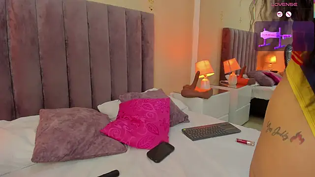 Megan Thompsonn online show from April 13, 1:15 pm