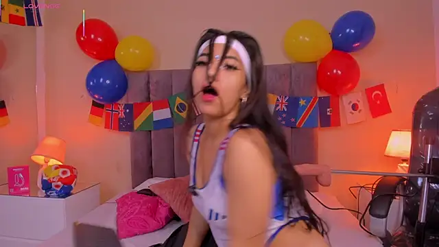 Megan Thompsonn online show from June 15, 1:11 pm